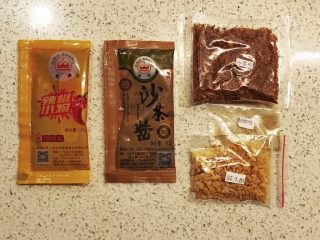 2、美味粿条,如果能有这样一个配料小套装最好啦。