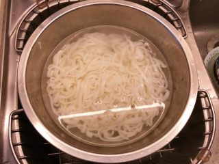 7、美味粿条,过冷河。要用干净的器具和凉开水。