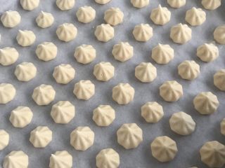 12、无糖红枣溶豆,烤好 晾凉即可