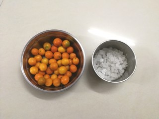 1、糖渍金桔,准备好主要食材