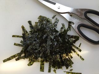 4、日式大阪烧,海苔，剪条，备用