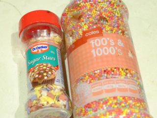 25、简单快手曲奇马芬杯,准备你自己喜欢的顶料 糖粒 椰丝 坚果碎