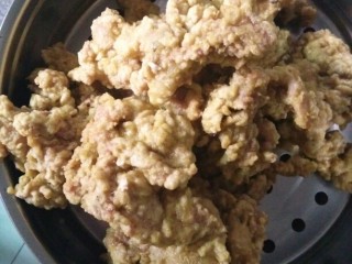 18、《老爸的厨房》之年味酥肉,如果360度都炸出了金黄色，再炸个两三分钟就可以出锅了
