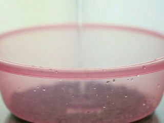 1、发绿豆芽,准备绿豆泡一个上午，下午换水再继续泡会。