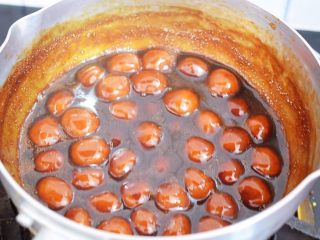 11、红糖姜汁丸子,转小火煮15分钟即可