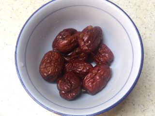 5、印度椰子鸡汤,红枣去核。