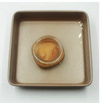 8、巧克力布丁,将玻璃罐摆在深盘中，注入热水2CM深，入预热好的烤箱烘烤，完成后留在炉中待完全降温后取出密封冷藏