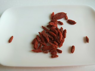 5、八种养生汤,枸杞适量。