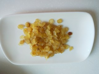 8、八种养生汤,皂角米适量。