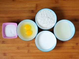 1、冰淇淋脆皮蛋筒鸡蛋卷 无黄油不打发材料简单好操作,准备材料，细砂糖根据个人口味在35-50g之间添加，我觉得50g的甜度是刚刚好。