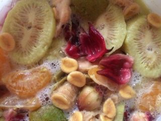 6、排毒养颜酵素,发酵32小时后，泡多而细腻，搅拌均匀继续发酵