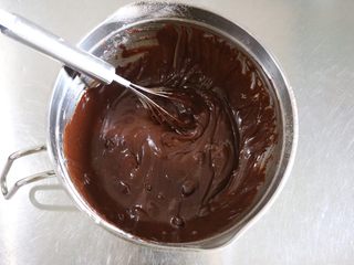 10、浓情芝士布朗尼蛋糕,面糊状态