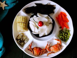 1、海鲜烩年糕,所有的食材备齐……