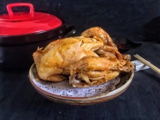 9、砂锅盐焗鸡,成品图