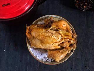10、砂锅盐焗鸡,成品图