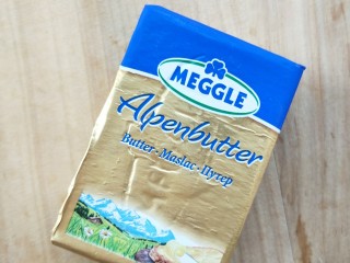 12、牛运亨通温馨家庭煎牛排,黄油。