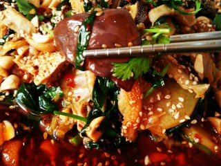 19、家常毛血旺,羊血嫩滑。