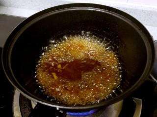 9、古早味猪油拌饭,一直小火慢熬。