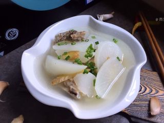 13、萝卜骨头汤,一碗，营养丰富又好喝的汤；