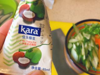 3、暖心汤系列★椰汁青口汤,我用的椰浆是这种，在淘宝买的，味道很浓郁。关键是小包装，比较方便。推荐给你们。