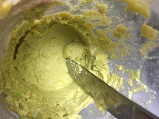 4、宝宝辅食～青豆鸡蛋三明治,打成泥状，无颗粒状态就好