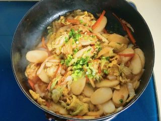 14、年年高,最后撒上葱花就可以关火出锅了