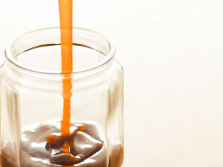 14、枇杷糕,装瓶完成。