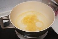 3、茄汁意面配嫩煎带子,按包装建议时间烹煮意面