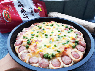 15、满园春色香肠披萨,就这么简单，最简单的食材做出最美味的零食！这些材料大型超市基本都能买到。