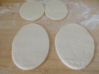 7、家庭版&荷叶肉夹馍,依次赶成椭圆形