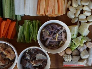 1、黄记煌焖锅家庭版,切菜，猥肉40分钟