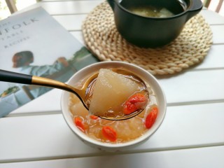 12、冰糖雪梨银耳羹,成品图