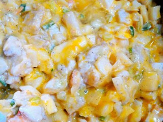 8、潮汕果肉,再加入鸡蛋搅拌均匀