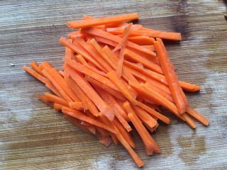 4、炒粉干,切条切丝都可以