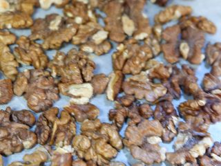 14、阿胶糕固元膏,核桃。