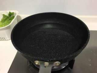 2、家庭版零失败味千拉面,先煮面条