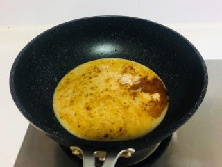 9、家庭版零失败味千拉面,倒入开水