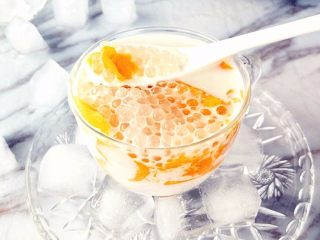 9、芒果西米露,拌匀即可