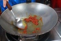 6、清迈面,搅拌均匀。