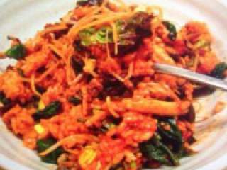 8、韩国拌饭,好了开始吃了。