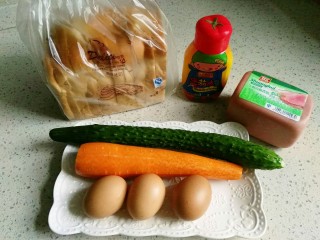 1、三明治,准备所需食材。