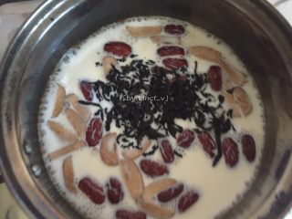 10、秋冬暖意下午茶－红枣奶茶,然后大火煮开