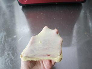 4、香气迷人的肉桂卷,揉至扩展阶段，开始发酵