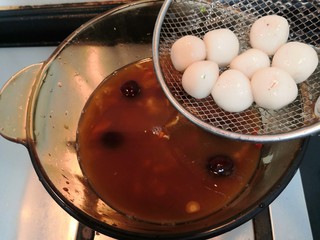 18、冬日暖心菜—酒酿丸子,时间到，放入丸子