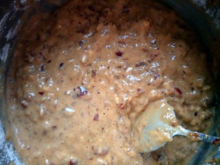 10、#家有烤箱#＋低卡红枣糕,搅拌成糊糊的状态