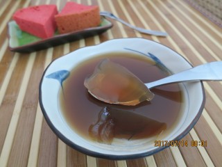 12、养颜圣品胶原满满的花胶冻,冷藏以后结成冻、