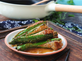 12、青椒酿肉,出锅,做法简单,成品看着却很有食欲,宴客聚餐很有面子哦