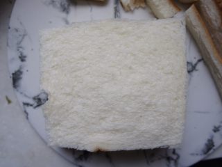 7、鱼丸咖喱包,盖上另一片压一压