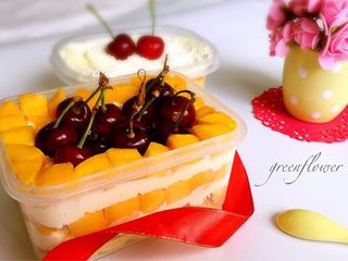 9、水果便当蛋糕 #乐享双节#,顺便还做了一个纯奶油蛋糕便当，是不是美美哒~