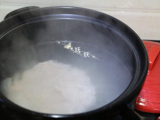 10、雪梨肉饼汤,不要添加过多的调味料，遮盖汤本身的鲜美鲜甜。